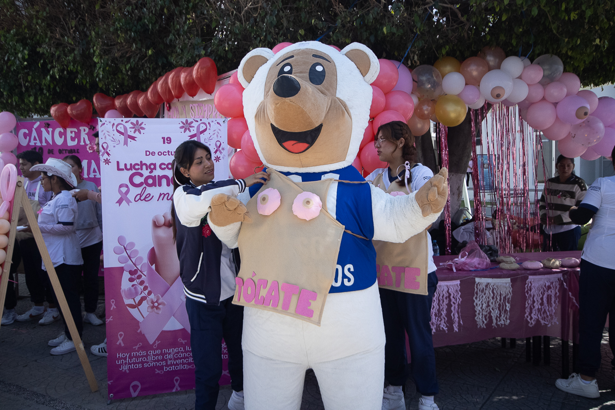 Día Mundial de Lucha contra el Cáncer en Universidad de Oriente Puebla