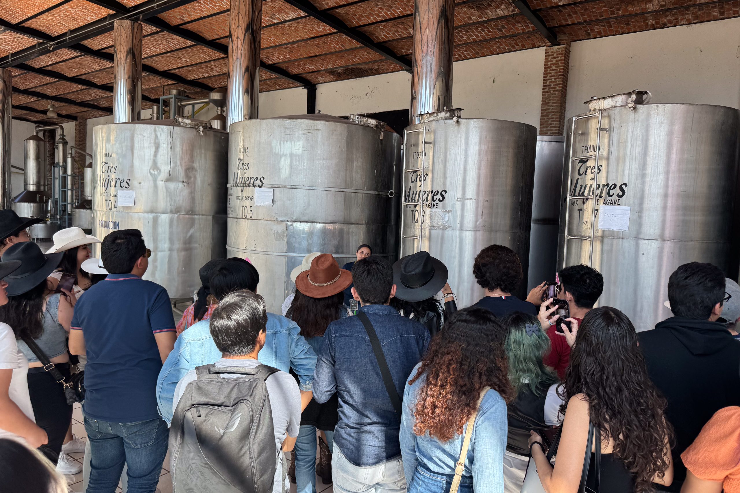 Estudiantes de Universidad de Oriente Poza Rica exploran cultura y gastronomía de Jalisco