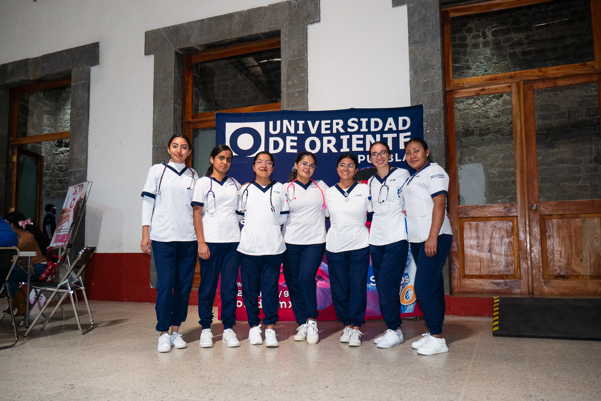 Universidad de Oriente Puebla en jornada de salud Zacatlán